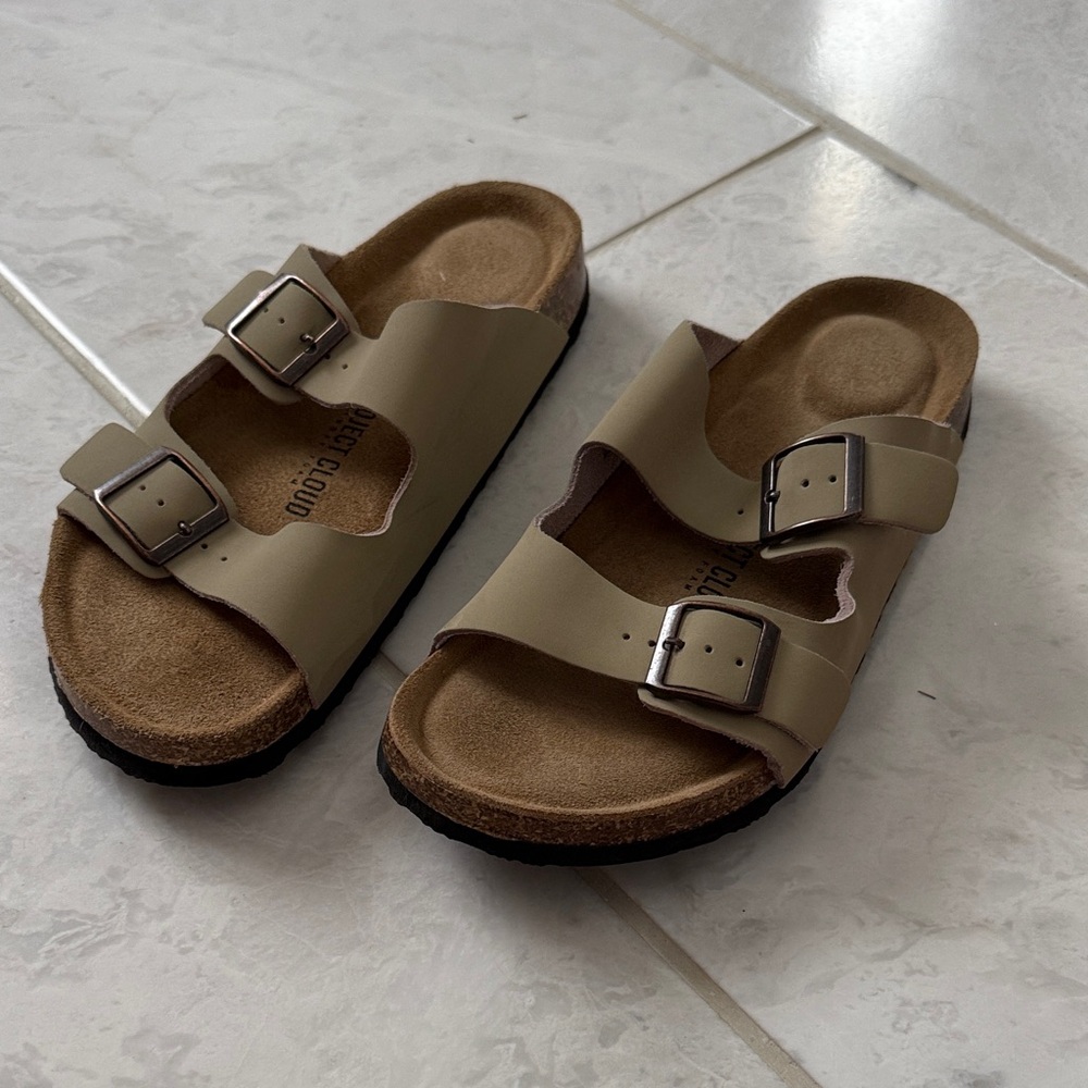 Women's Tan Sandals